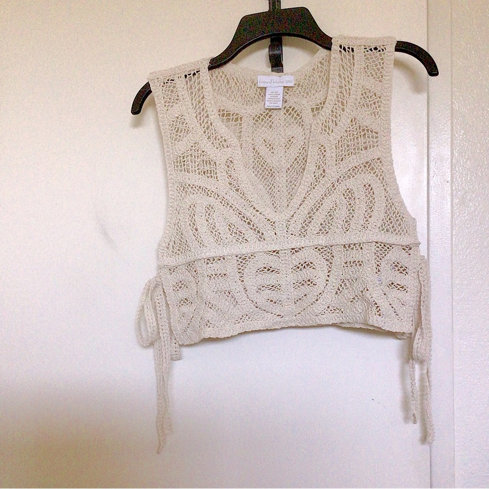 House of Harlow 1960 Crochet Tie-Side Crop Top In Beige/Cream